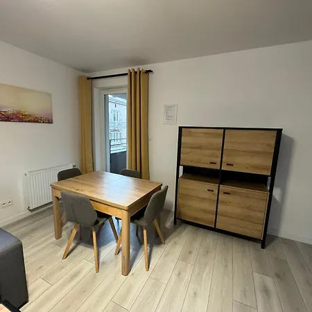 Wiosenny Kamienica Grochow With Free Parking Apartmán *