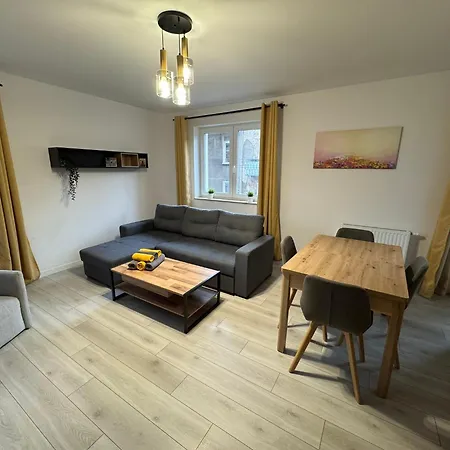 Wiosenny Kamienica Grochow With Free Parking Apartmán