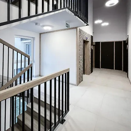 Wiosenny Kamienica Grochow With Free Parking Apartment *