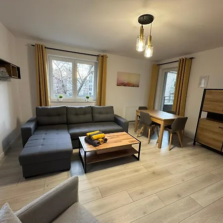 Wiosenny Kamienica Grochow With Free Parking *