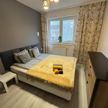 Wiosenny Kamienica Grochow With Free Parking * Warsaw