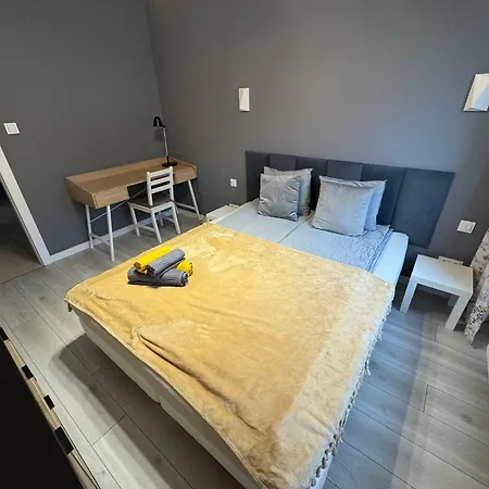 Wiosenny Kamienica Grochow With Free Parking Apartmán Varšava