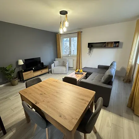 Wiosenny Kamienica Grochow With Free Parking Apartmán