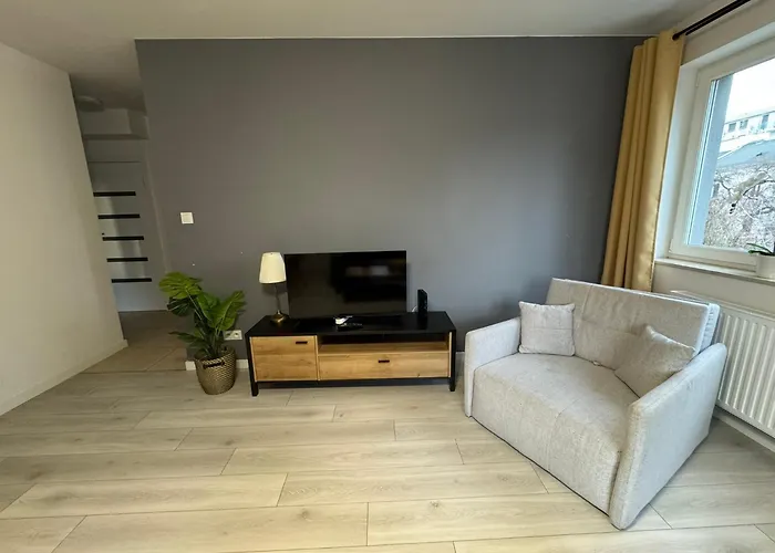 아파트 Wiosenny Kamienica Grochow With Free Parking *