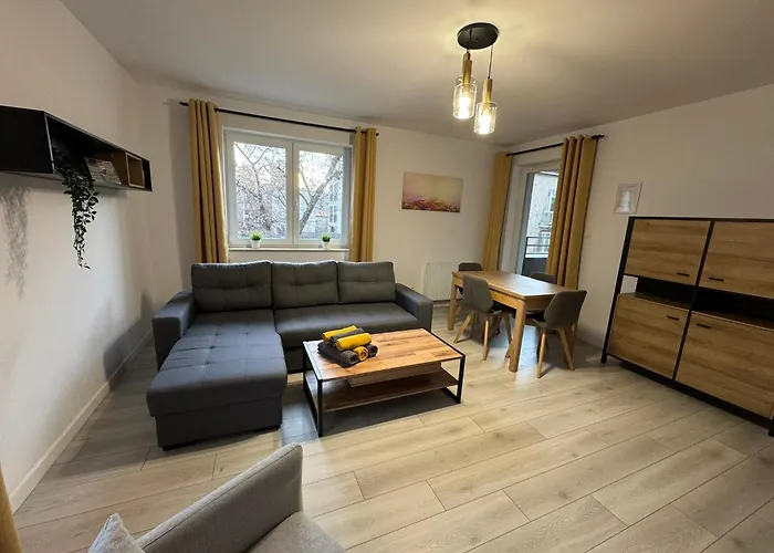 Wiosenny Kamienica Grochow With Free Parking *